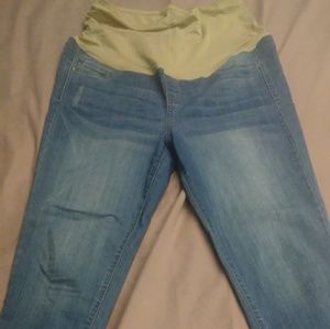 Celebrity + Pink maternity jeggings